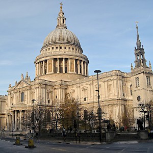 St. Paul's Cathedral
				(Photo by Loco Steve)