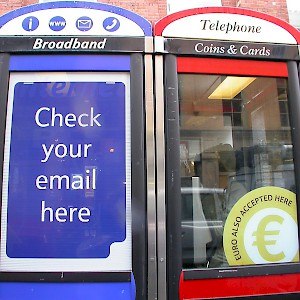 Public telephone and internet booths in London (Photo Â© Reid Bramblett)