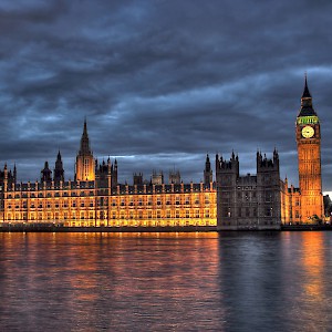 The Palace of Westminster by the Thames at night (Photo by Maurice)