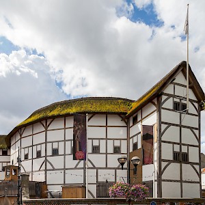 Shakespeare's Globe Theatre, London
				(Photo by Diego Delso)