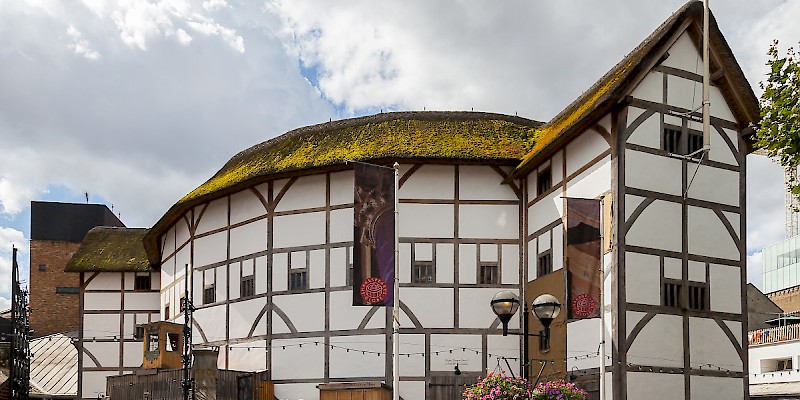 Shakespeare's Globe Theatre, London (Photo by Diego Delso)