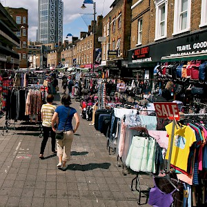 Petticoat Lane market stalls
				(Photo by Craig Nagy)