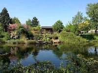 This 300-acre farm halfway between Oxford and London has lakeside view from its guest cabin