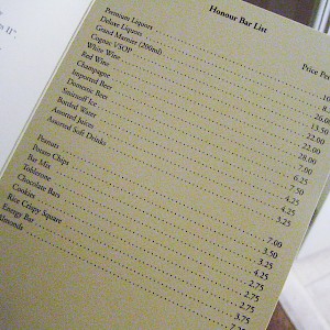 High prices in a London hotel minibar (Photo by Rick)