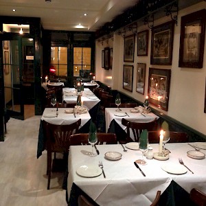 The dining room at Daphne, London (Photo by Dortenik)