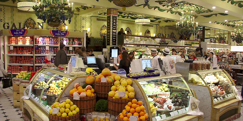 Harrods food halls have the most delectable foods and prepared dishes (Photo by MÃ©dÃ©ric)