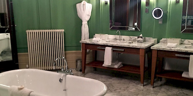 Not all British bathrooms are as swank as those in the suites at the St Pancras Renaissance Hotel (Photo by David Jones)