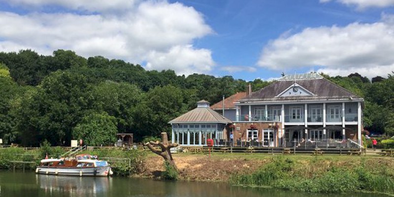 A cruise on the Avon River (Photo )