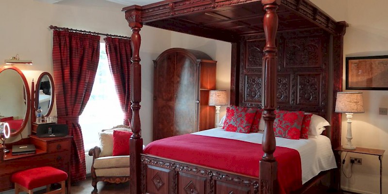 A bedroom, Rollestone Manor, Salisbury and Stonehenge (Photo courtesy of the hotel)