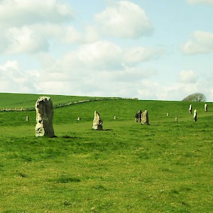 West Kennet Avenue (Photo by grassrootsgroundswell)